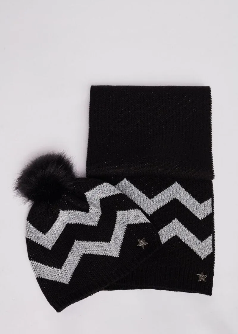 Cappello e sciarpa con intarsio