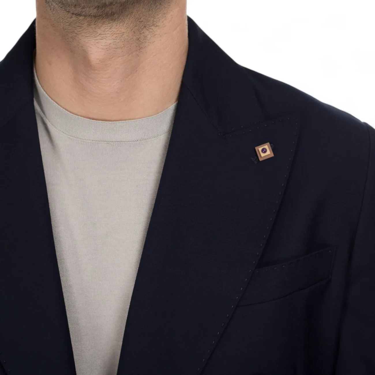 Outfit abito doppiopetto blu