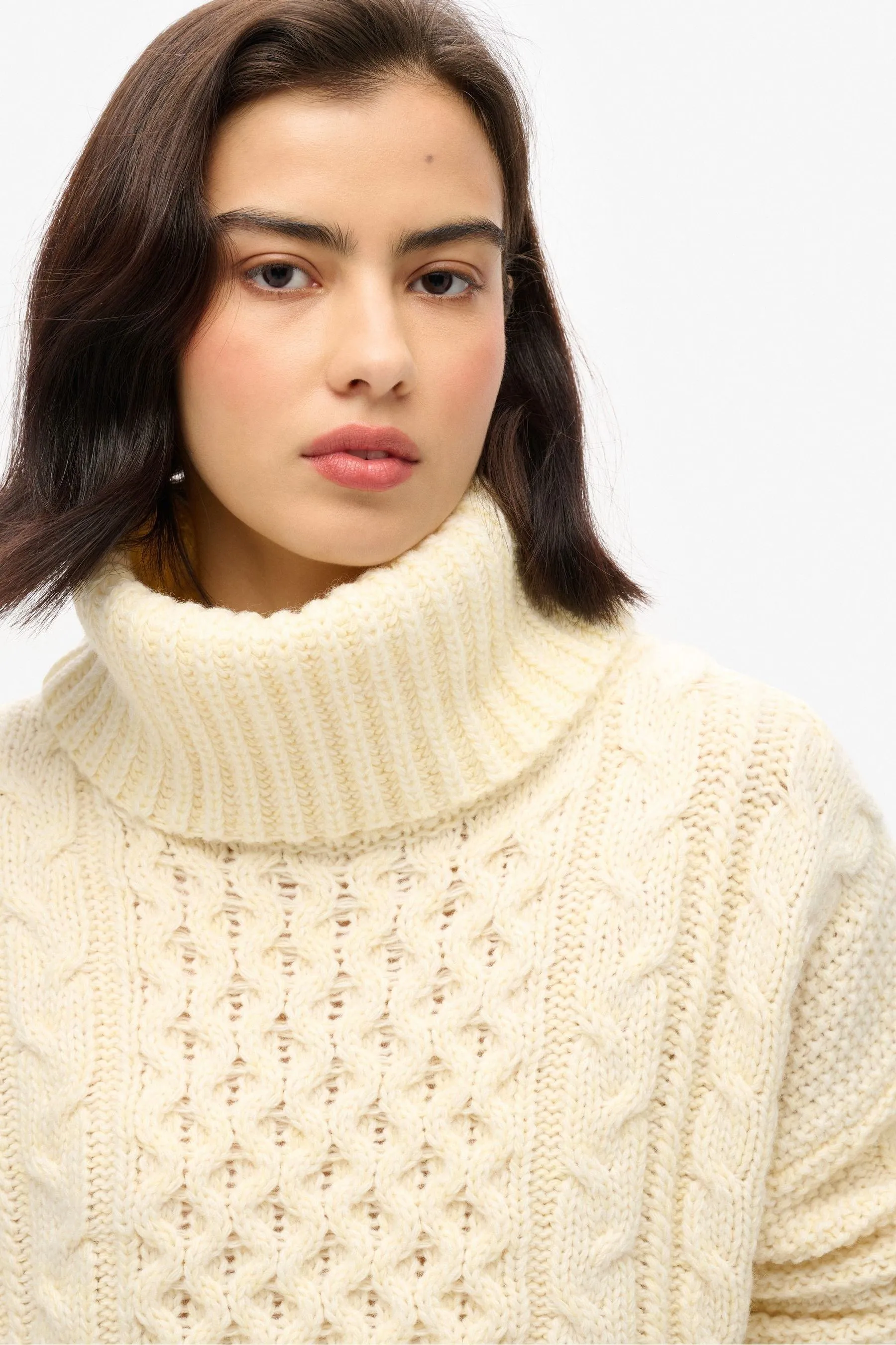 Superdry - Maglia a collo alto lavorata a trecce    